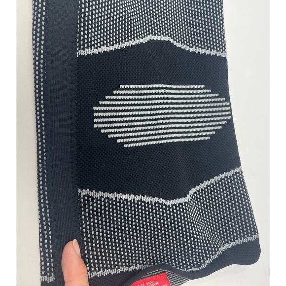 McDavid SportMed Gel Knee Sleeve Size XL PreOwned w/slight folding on top back - Picture 8 of 8